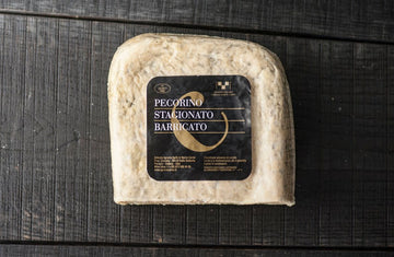 FORMAGGIO PECORINO STAGIONATO BARRICATO