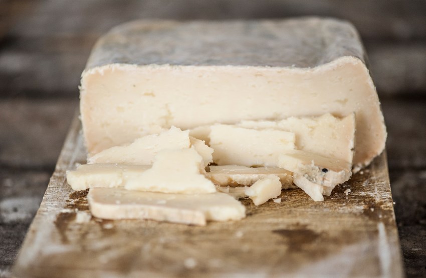 pecorino-stagionato05.jpg